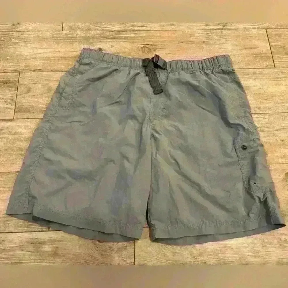Columbia Omni-Shade Grey Buckle Shorts Size XL 9L